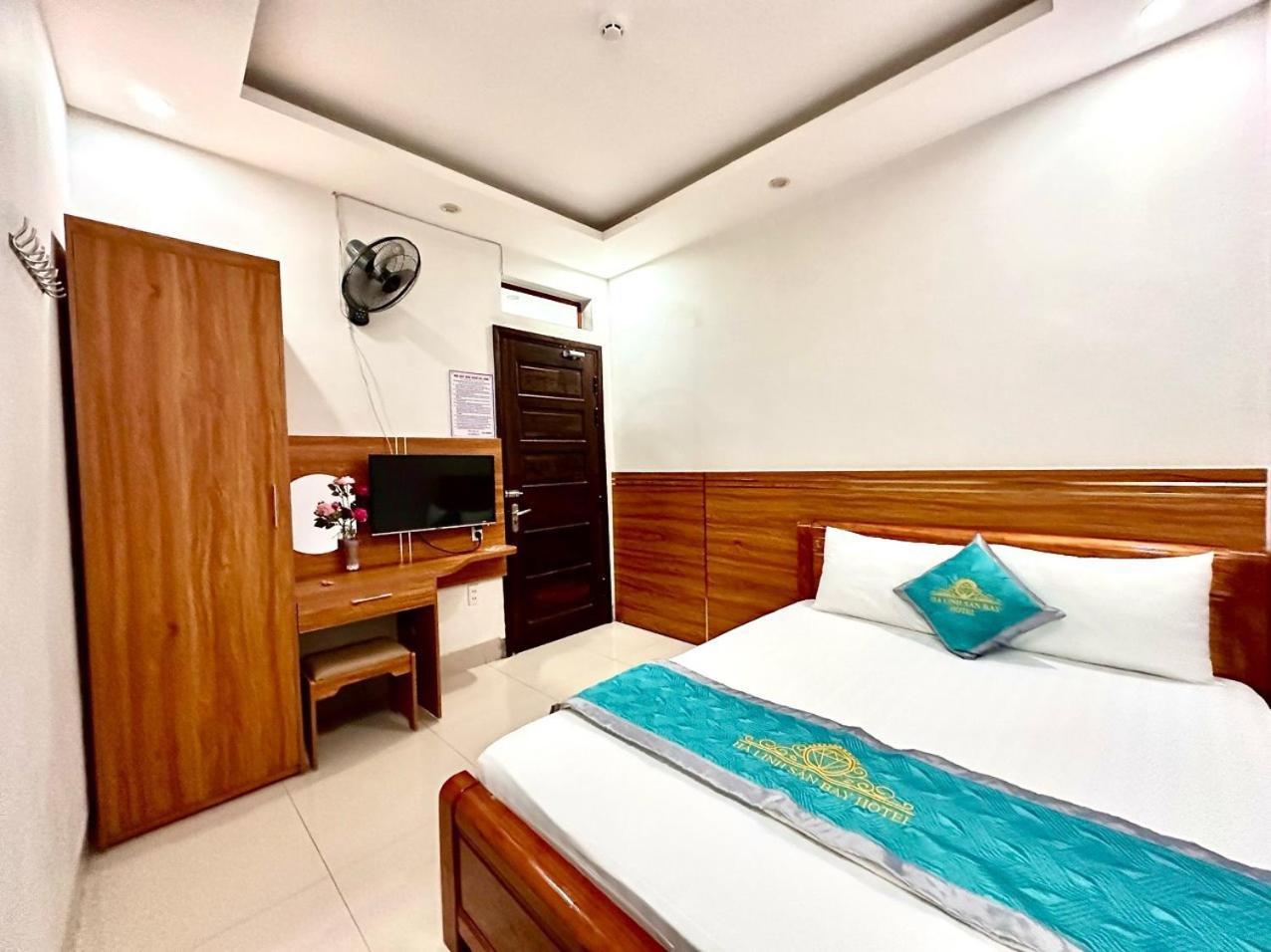 Ha Linh Hotel Db - By Bay Luxury Diện Biên Phủ Exterior foto